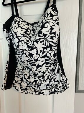 Lands' End Black and White Havana Floral Camisole Tank